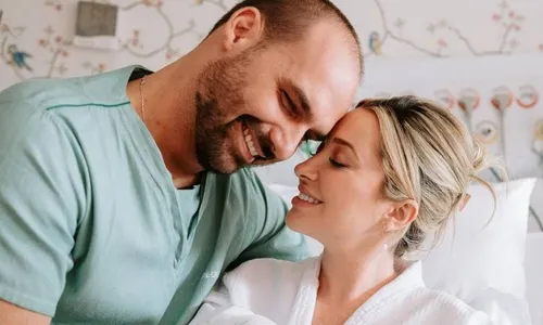 
          Imagem ilustrativa da imagem Nasce filho de Eduardo Bolsonaro e nome homenageia ex-presidente
          