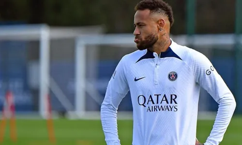 
          Imagem ilustrativa da imagem Neymar lamenta rebaixamento do Santos à Série B: 'Nós iremos voltar a sorrir'
          