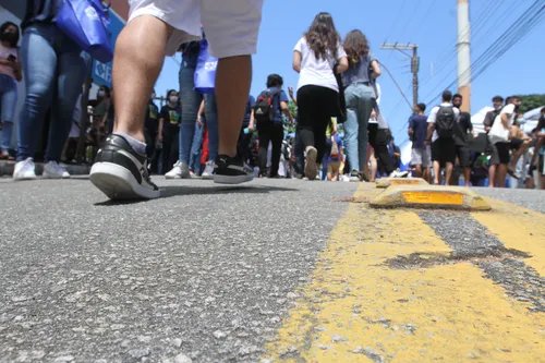 
          Imagem ilustrativa da imagem Novo plano do ensino médio amplia aulas tradicionais
          