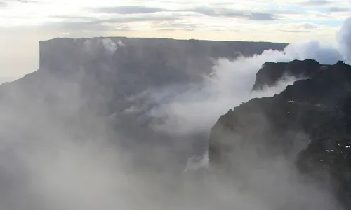 
          Imagem ilustrativa da imagem O pernambucano que andou sob cristais e acima das nuvens
          