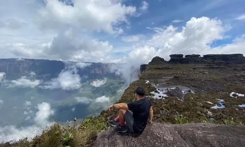 
          Imagem ilustrativa da imagem O pernambucano que andou sob cristais e acima das nuvens
          