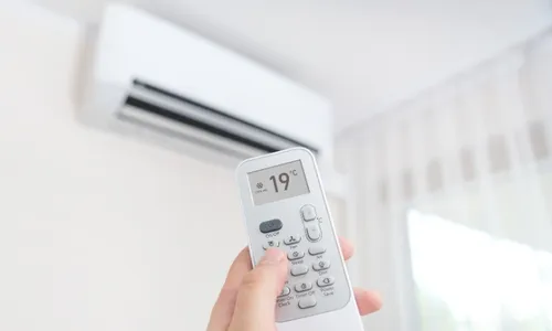 
          Imagem ilustrativa da imagem Onda de calor eleva consumo de energia no país a níveis recordes para setembro
          