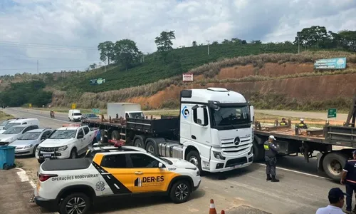 
          Imagem ilustrativa da imagem Operação Carga Pesada: 47 motoristas autuados durante ação em rodovia do ES
          