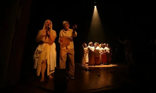 
          Imagem ilustrativa da imagem Orquestra com 16 cegos une música e teatro
          