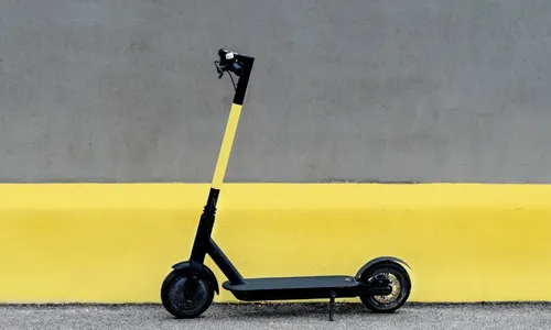 
          Imagem ilustrativa da imagem Patinete ou bicicleta elétrica, qual é a melhor opção?
          