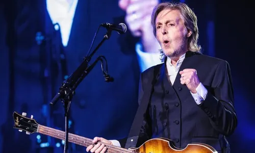 
          Imagem ilustrativa da imagem Paul McCartney distribui ingressos para estudantes de música em Brasília
          