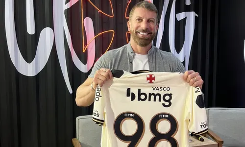 
          Imagem ilustrativa da imagem Pedrinho oficializa candidatura à presidência do Vasco
          