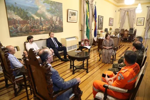 
          Imagem ilustrativa da imagem Pernambuco recebe do Exército terreno para construção de sede dos Bombeiros
          