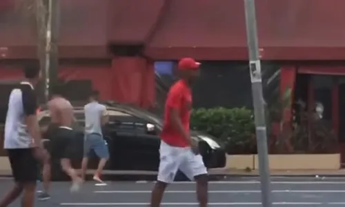 
          Imagem ilustrativa da imagem Polícia Civil indicia dois homens por ataque ao Bar Brahma no centro de SP
          