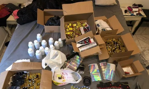 
          Imagem ilustrativa da imagem Polícia caça quadrilha que fabricava anabolizante falso
          