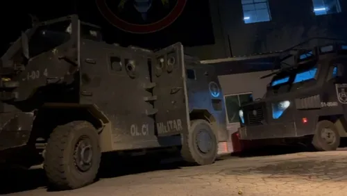 
          Imagem ilustrativa da imagem Polícia do ES e Bope procuraram criminosos capixabas escondidos no RJ
          