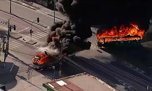 
          Imagem ilustrativa da imagem Polícia prende 12 criminosos por atos terroristas após incêndio de 35 ônibus
          