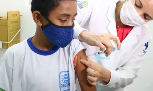 
          Imagem ilustrativa da imagem Postos de saúde do Recife funcionam até as 21h para vacinação: saiba os locais
          