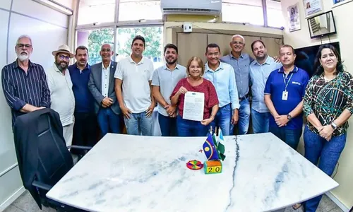 
          Imagem ilustrativa da imagem Prefeitura de Camaragibe inicia reconstrução do Mercado Público incendiado em 2022
          