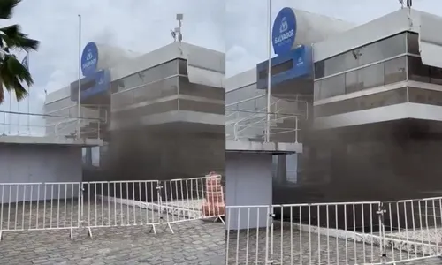
          Imagem ilustrativa da imagem Prefeitura de Salvador é evacuada após incêndio
          