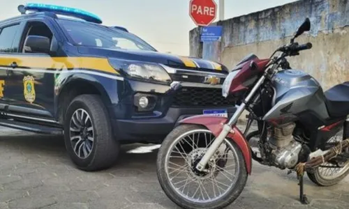 
          Imagem ilustrativa da imagem Preso com moto adulterada no ES diz ter comprado o veículo pela internet
          
