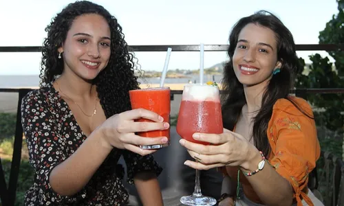 
          Imagem ilustrativa da imagem Primavera chega neste sábado com novidades na moda e na balada
          