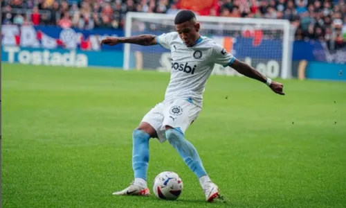 
          Imagem ilustrativa da imagem Prodígio faz sucesso na Espanha e entra na mira dos gigantes
          