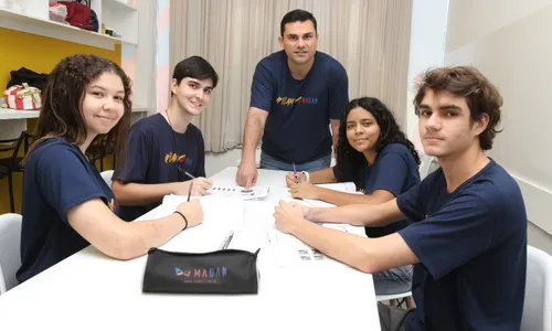 
          Imagem ilustrativa da imagem Professores dão dicas para a reta final do Enem
          