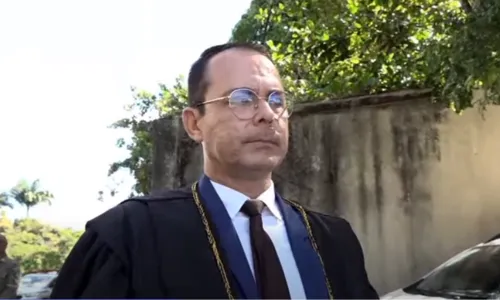 
          Imagem ilustrativa da imagem Promotoria avisa, por mensagem, que acusado de matar o pai será absolvido
          