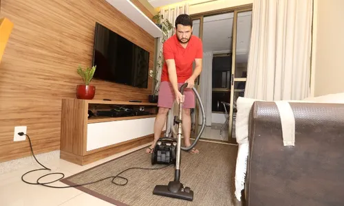 
          Imagem ilustrativa da imagem Quais as dicas de especialistas para fazer uma boa faxina?
          