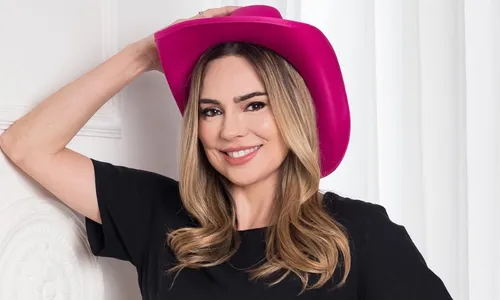 
          Imagem ilustrativa da imagem Rachel Sheherazade pode ganhar contrato com a Record após sucesso em A Fazenda 15
          
