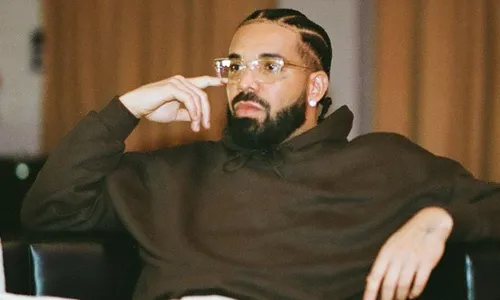 
          Imagem ilustrativa da imagem Rapper Drake ganha mais de R$ 6 milhões em bitcoins ao apostar em luta de boxe
          