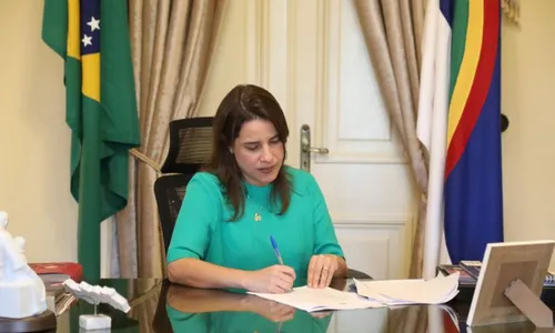 
          Imagem ilustrativa da imagem Raquel Lyra abre seleção de gestores escolares da Rede Estadual de Ensino
          