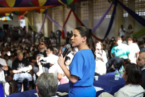 
          Imagem ilustrativa da imagem Raquel Lyra anuncia reforma do HR e obra de contenção de encostas
          