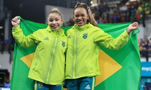 
          Imagem ilustrativa da imagem Rebeca Andrade volta ao pódio com prata nas paralelas e dobradinha com Flávia
          