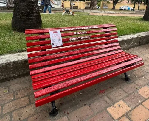 
          Imagem ilustrativa da imagem Recife promove evento de luta contra o feminicídio e lança projeto Banco Vermelho
          