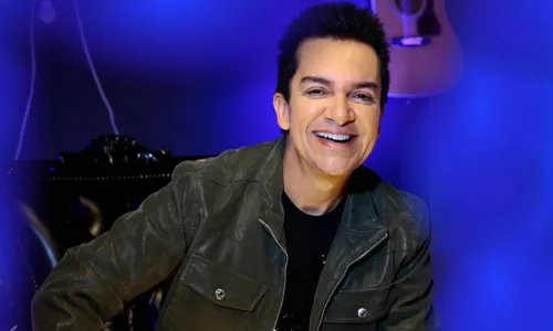 
          Imagem ilustrativa da imagem Régis Danese recebe alta de hospital após grave acidente
          