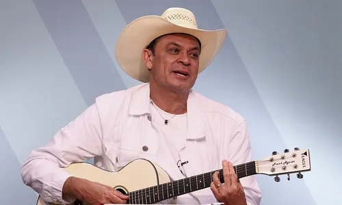 
          Imagem ilustrativa da imagem Réveillon em São Pedro vai ter rei do forró
          