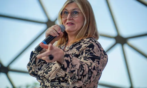 
          Imagem ilustrativa da imagem Rita Serrano curte post que critica sua demissão da presidência da Caixa por Lula
          