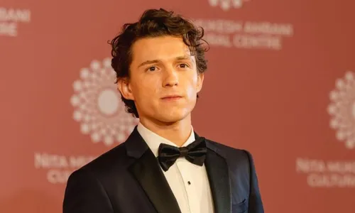 
          Imagem ilustrativa da imagem 'Rizz': o que significa a gíria eleita a palavra do ano pelo dicionário Oxford?
          