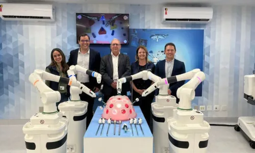 
          Imagem ilustrativa da imagem Robô vai ajudar a fazer mais de 60 tipos de cirurgia
          