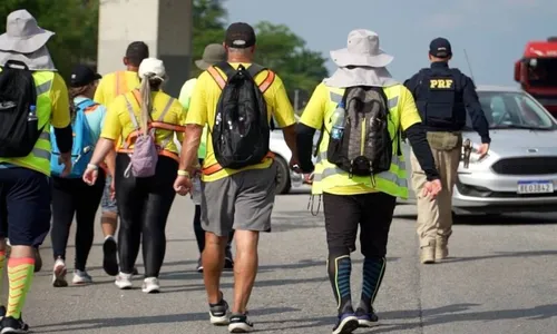 
          Imagem ilustrativa da imagem Romeiro morre atropelado na Dutra durante peregrinação a Aparecida
          