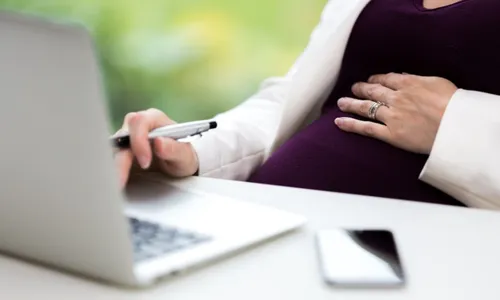 
          Imagem ilustrativa da imagem STF: gestante com contrato temporário tem estabilidade e licença
          