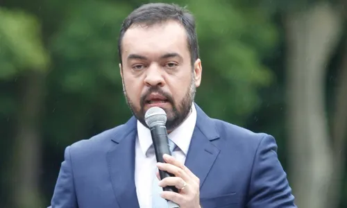 
          Imagem ilustrativa da imagem Sabendo que o PT é dependente dele, Lula impõe derrotas à sigla
          