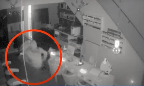 
          Imagem ilustrativa da imagem Salão de beleza é invadido e furtado na Praia da Costa
          