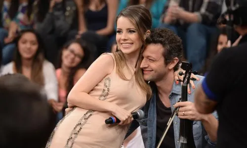 
          Imagem ilustrativa da imagem Sandy e Lucas cantam juntos após divórcio e fãs choram
          