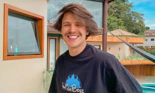 
          Imagem ilustrativa da imagem Saulo Poncio é internado na UTI com dores no tórax
          