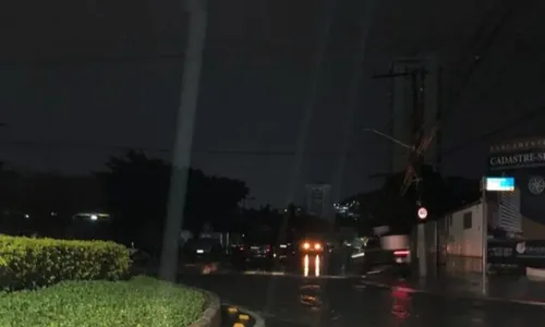 
          Imagem ilustrativa da imagem Seis em cada dez brasileiros sentem insegurança ao andar na rua à noite
          