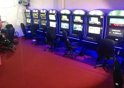 
          Imagem ilustrativa da imagem Senado aprova emenda que proíbe caça-níqueis em estabelecimentos para apostas
          