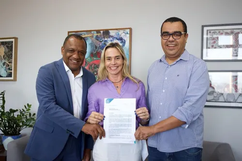 
          Imagem ilustrativa da imagem Servidores da Prefeitura do Recife terão direito a 30 dias de licença paternidade
          