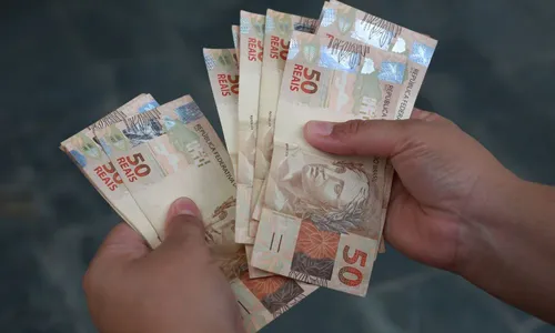 
          Imagem ilustrativa da imagem Servidores federais recebem segunda parcela do 13º salário nesta sexta-feira
          