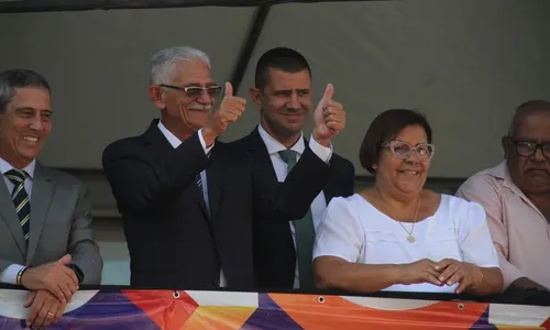 
          Imagem ilustrativa da imagem Silvio usa voo comercial para ir ao evento que Anielle foi de FAB
          