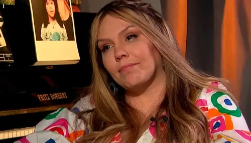 
          Imagem ilustrativa da imagem Simony retoma tratamento contra o câncer: 'Mais dois anos pela frente'
          