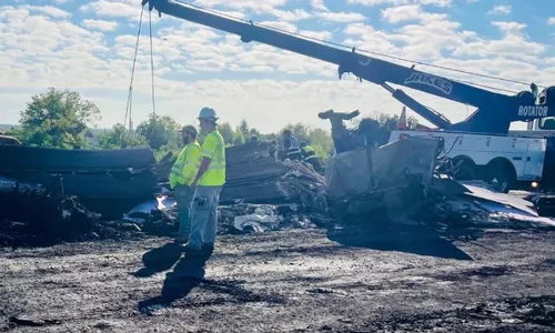 
          Imagem ilustrativa da imagem 'Super névoa' provoca engavetamento de 158 veículos e mata 7 pessoas nos EUA
          