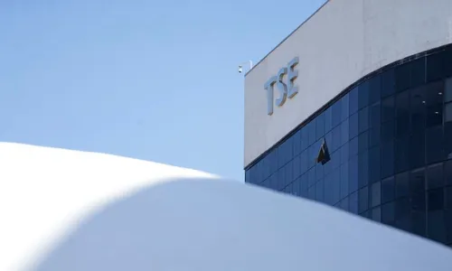 
          Imagem ilustrativa da imagem TSE inicia julgamento de três ações contra Bolsonaro
          